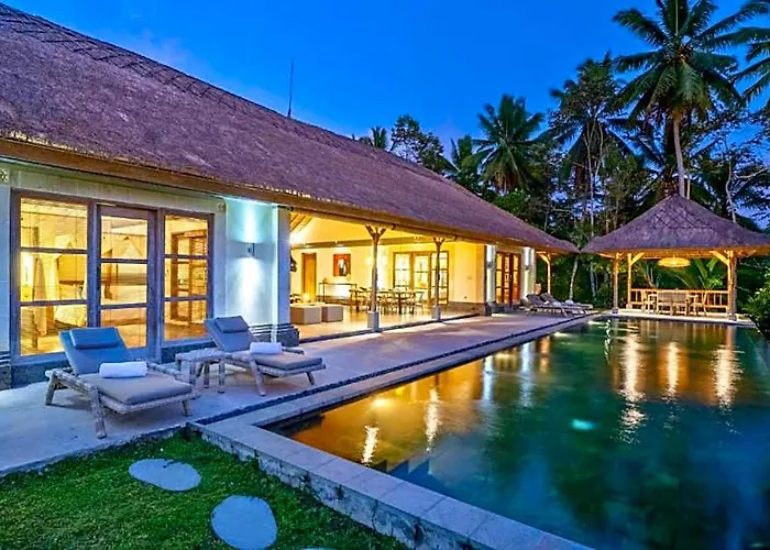 Stunning 2 Bedroom Private With Garden View *