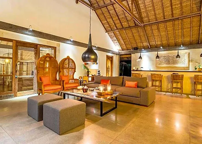Stunning 2 Bedroom Private With Garden View *