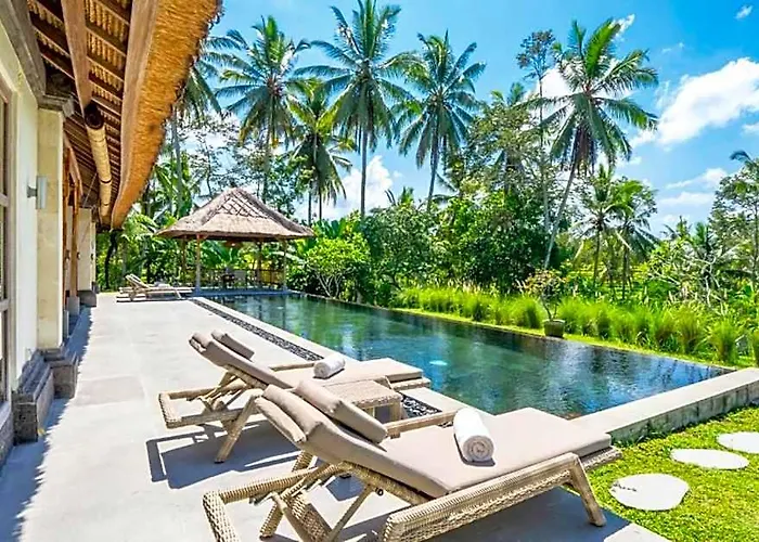 Stunning 2 Bedroom Private With Garden View Villa *