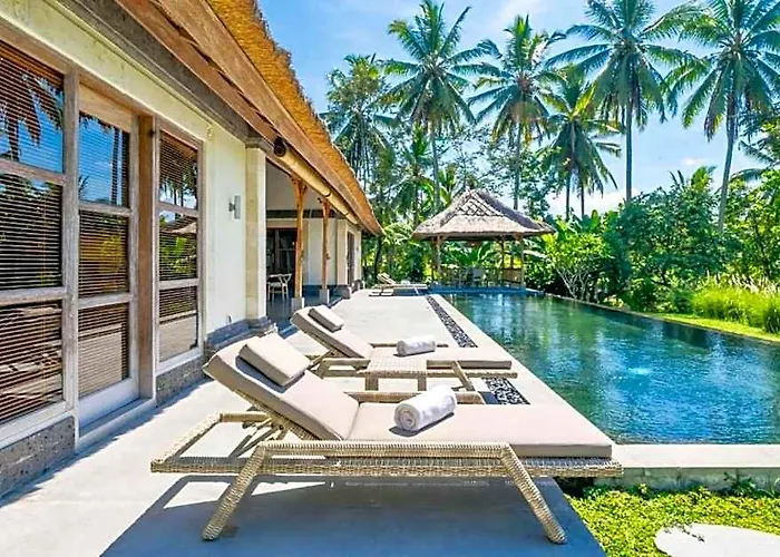 Stunning 2 Bedroom Private With Garden View