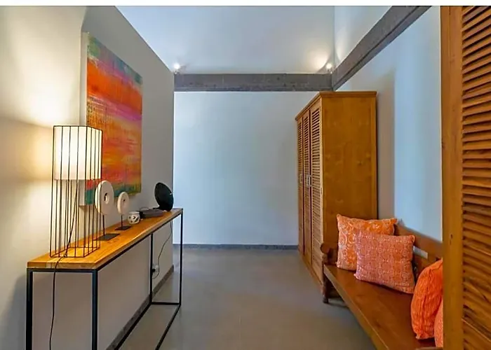 Stunning 2 Bedroom Private With Garden View *